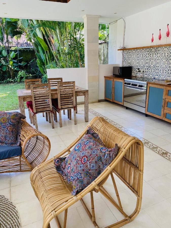 Villa Biru - 500M Batubelig Beach Canggu Dış mekan fotoğraf