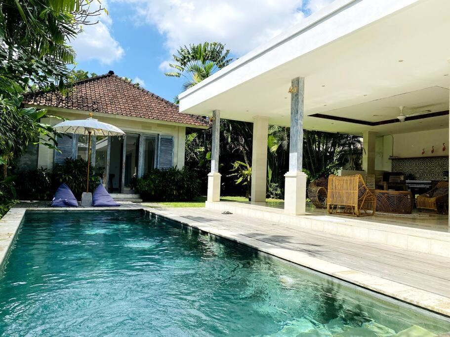 Villa Biru - 500M Batubelig Beach Canggu Dış mekan fotoğraf