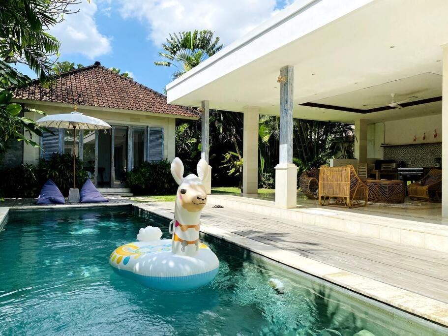 Villa Biru - 500M Batubelig Beach Canggu Dış mekan fotoğraf